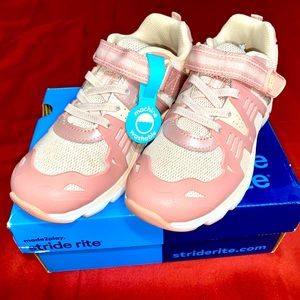 New in box girls 11.5M Stride Rite pink machine washable shoes.